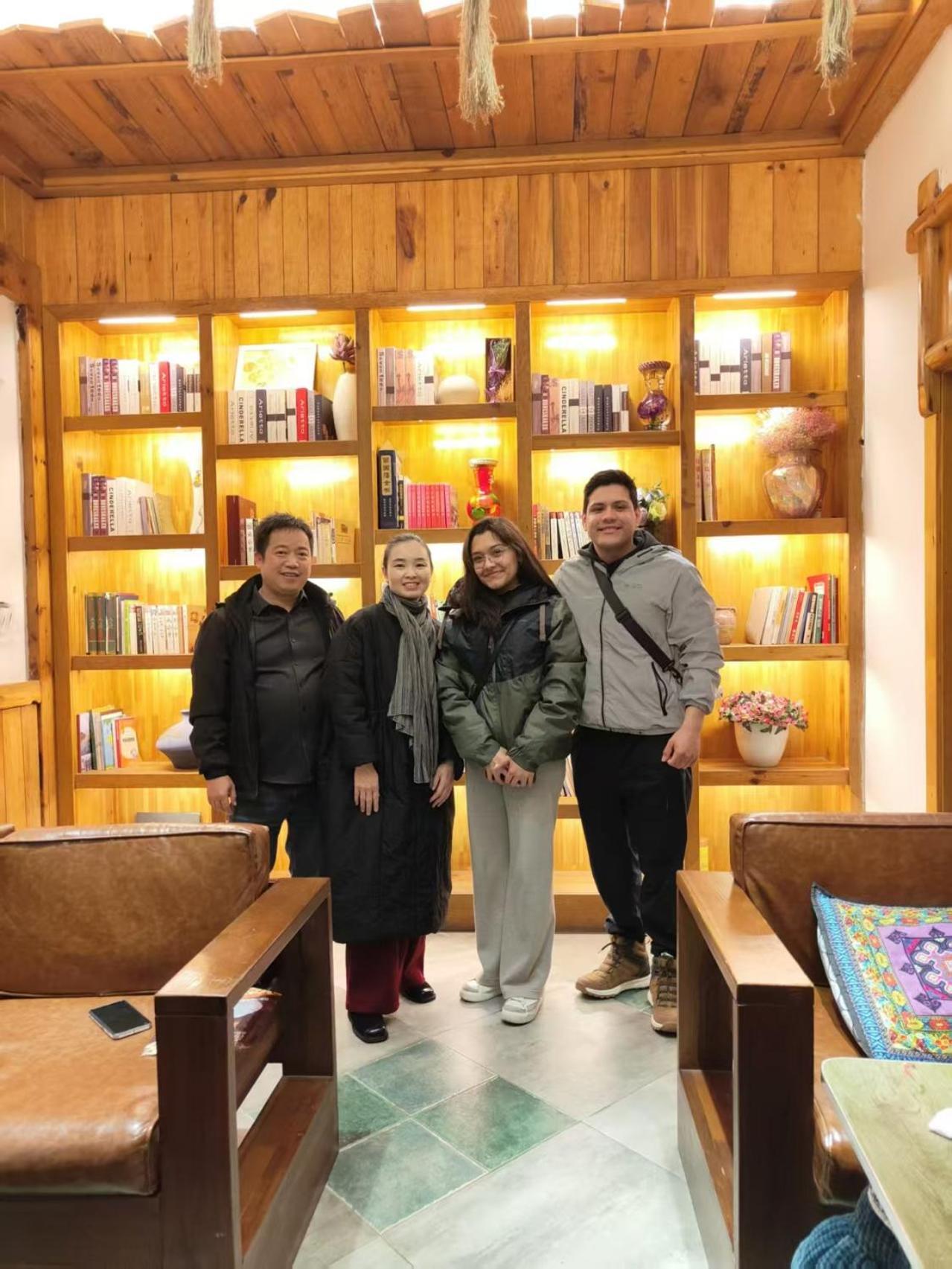 Chong Chong Guesthouse Жангжиаже Екстериор снимка