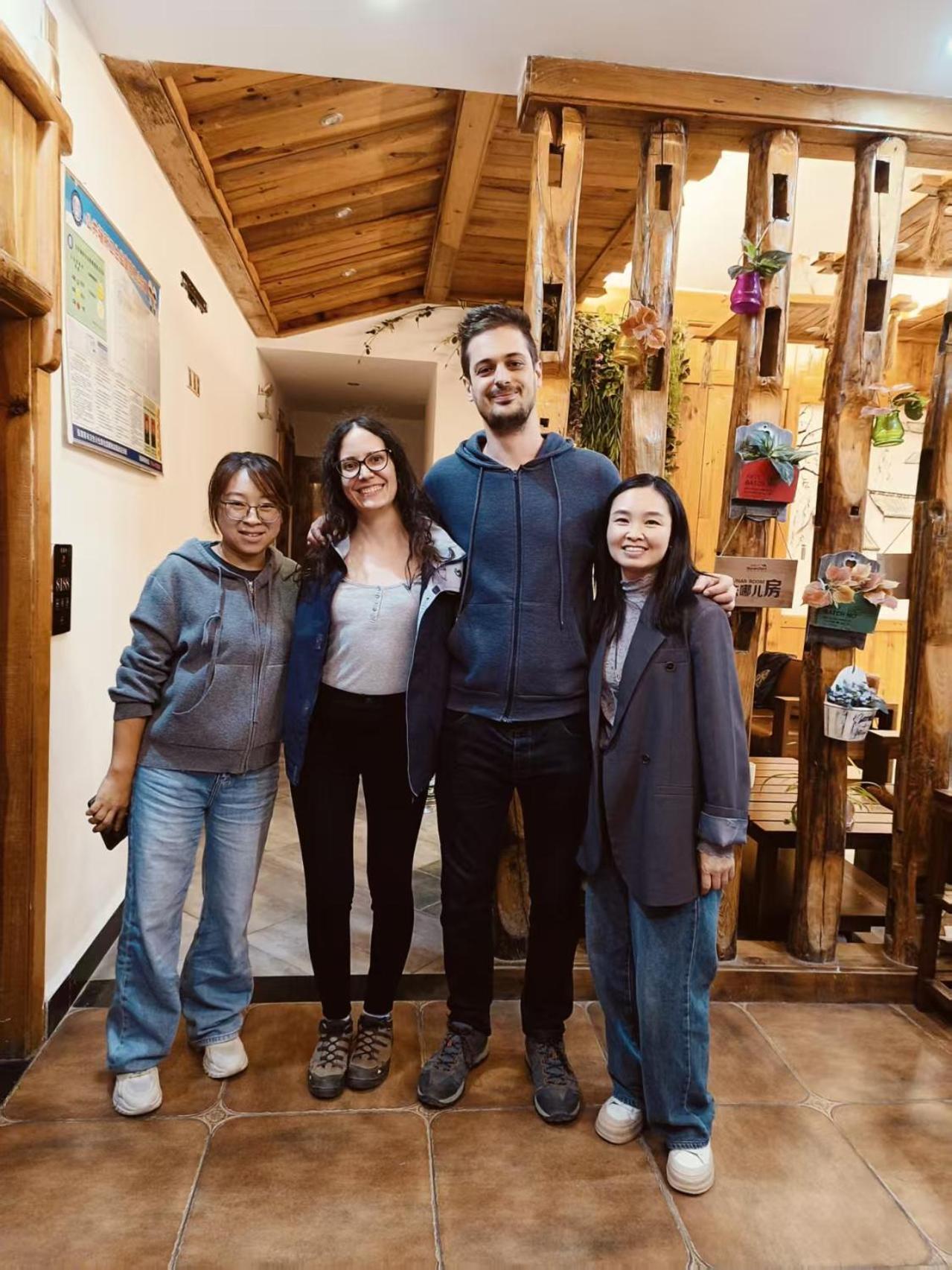 Chong Chong Guesthouse Жангжиаже Екстериор снимка